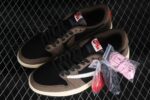 Air Jordan 1 Retro Low OG SP Travis Scott Mocha 5.jpg