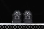 Louis Vuittоп Trainer Low Black Embossed Monogram 4.jpg